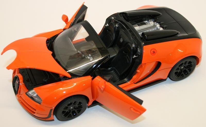 43900 Rastar Bugatti Grand Sport Vitesse 16.4 Die cast 1:18 Scale Toy Car with Open Doors - Orange