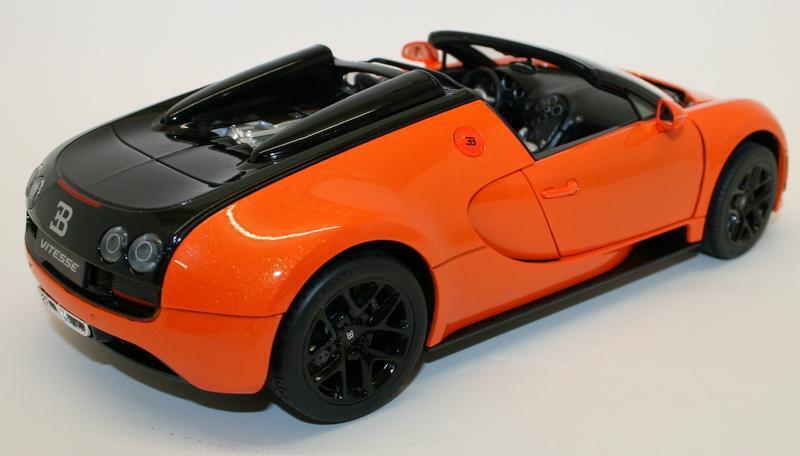 43900 Rastar Bugatti Grand Sport Vitesse 16.4 Die cast 1:18 Scale Toy Car with Open Doors - Orange
